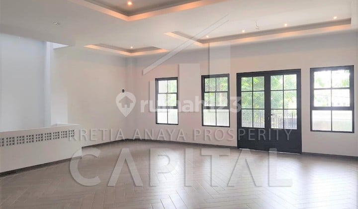 New 4-Storey Commercial House in Strategic Riau Wing, Rarely Available