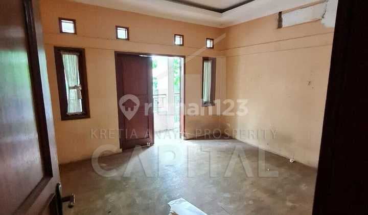 Riau Wing House: Strategic and Ready-to-Move-In, Suitable for Business or Office Use