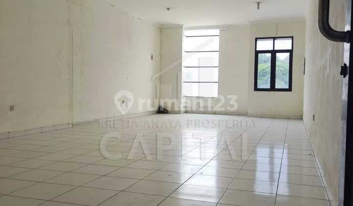 Ruko 3 Lantai Siap Pakai Usaha dengan Lokasi Strategis di Tengah Kota Bandung Komplek Kurdi