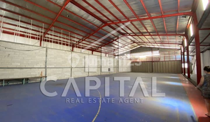 Gudang Ex Futsal di Sayap Holis Dekat Tol Pasir Koja