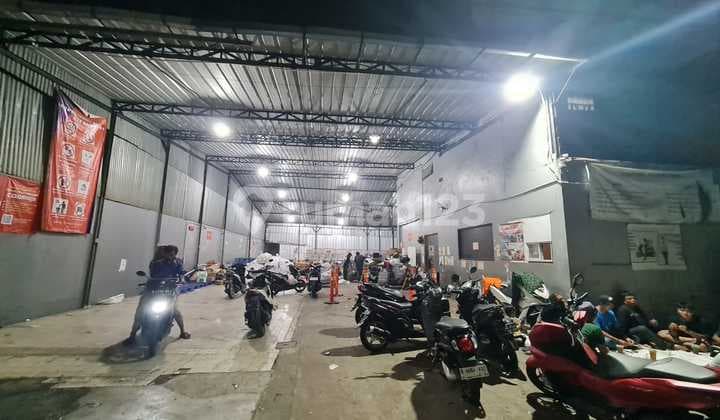 Ruang Usaha Lokasi Strategis Pinggir Jalan Raya @Ciledug
