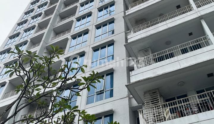 Ready-to-Move-In Apartment on the 8th Floor, Best View, Fully Furnished, Just Bring Your Suitcase, Excellent Condition, Part of a Complex with Onelpark Mall in South Jakarta