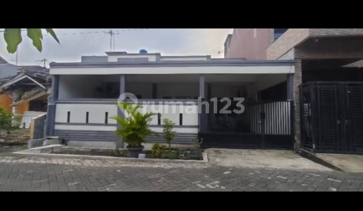 Dijual Rumah Lokasi Strategis Jalan Depan Lebar Di Harapan Indah Bekasi