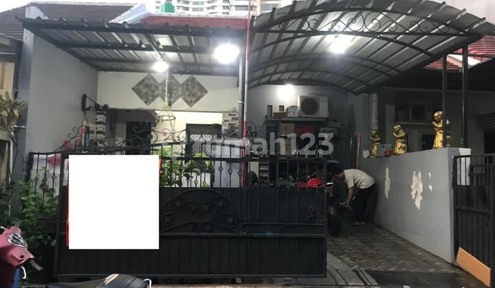 Dijual Murah Rumah Cantik di Taman Cikas 5 Menit Dari Apartemen Kemala Lagoon dan Mall Grand Metropolitan Bekasi