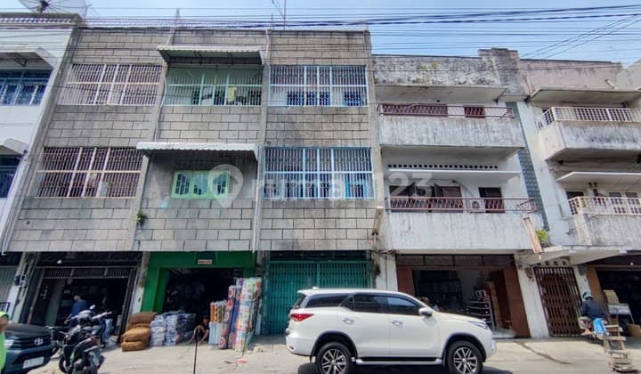 Strategic Shop House in the City Center, Sutomo Street, Ready to Occupy