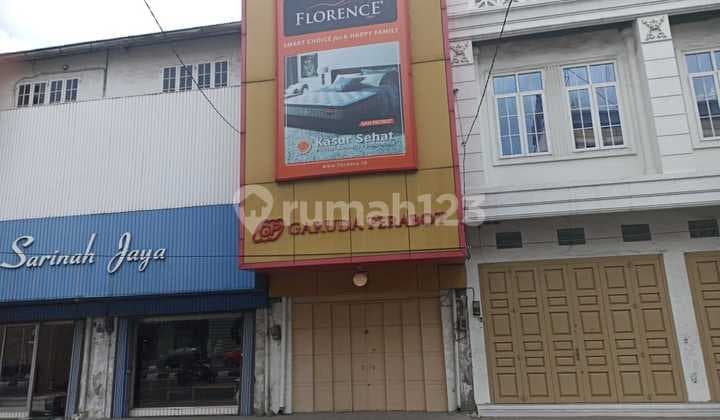 For Sale Cheap, Prime City Shop House Ready to Occupy, Good for Business.