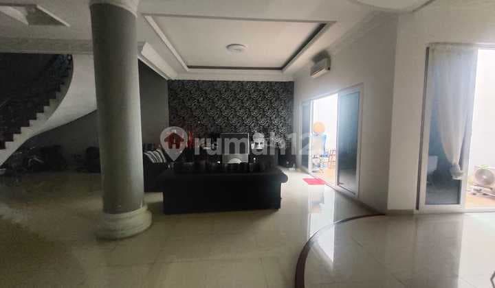 Di Jual Murah Villa Komp, Cemara Asri