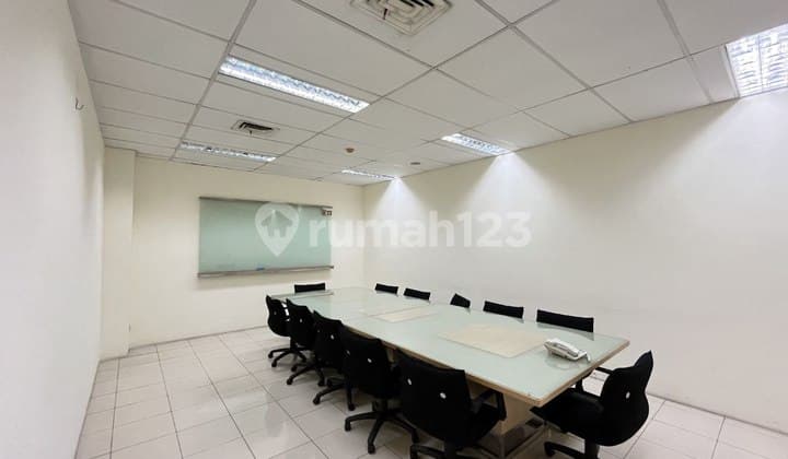 For Rent Large Luxury Office On Asrama Street