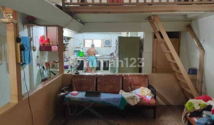 Ruko Hook Bagus di Jl Pusat Pasar Siap Huni