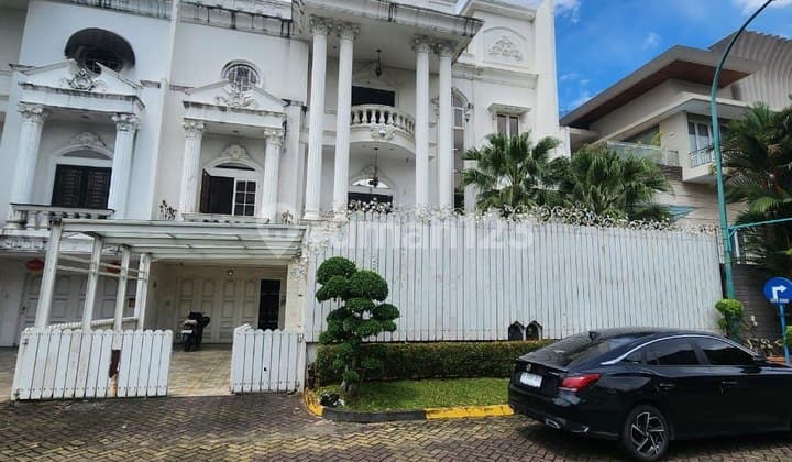 Ready Luxury and Spacious Villa Complex The Palace Residence