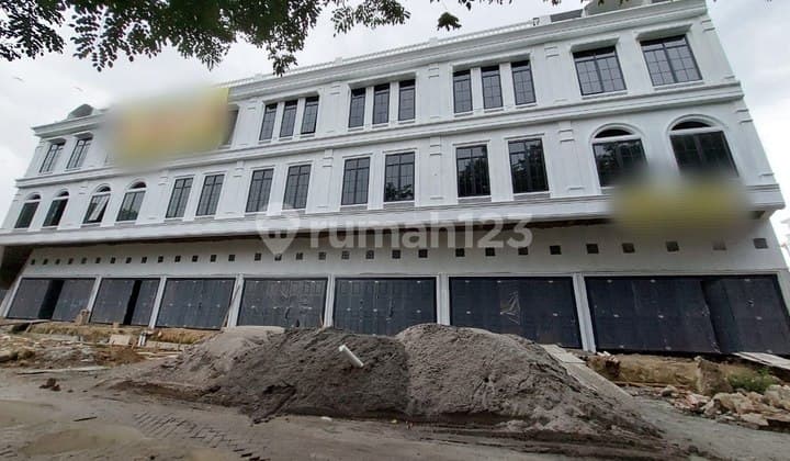 Ruko Kosong Gandeng 3,5 Lantai Southern Lake