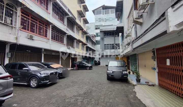 For Sale Cheap Adjacent Shophouse on Brigjend Katamso Street.