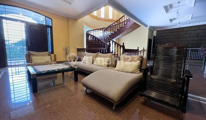 Dijual Villa Mewah Cemara Asri Furnished
