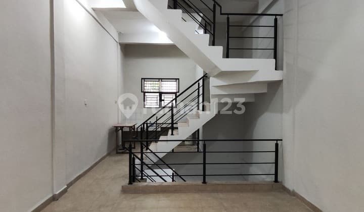 Ruko Murah Strategis Komplek JBBC Jl. Karya Jaya