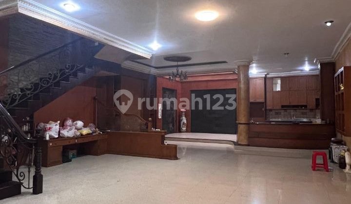 Dijual Villa Cemara Asri Luas Mewah Siap Huni