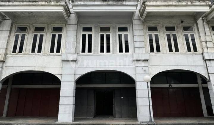 Dijual Ruko Strategis Aman Komplek Graha Niaga Jalan Putri Hijau