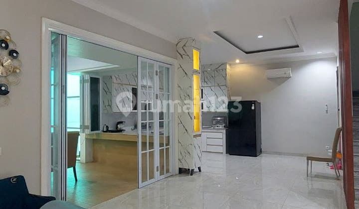 Dijual Villa Citraland sangat bagus terawat Raffles Place