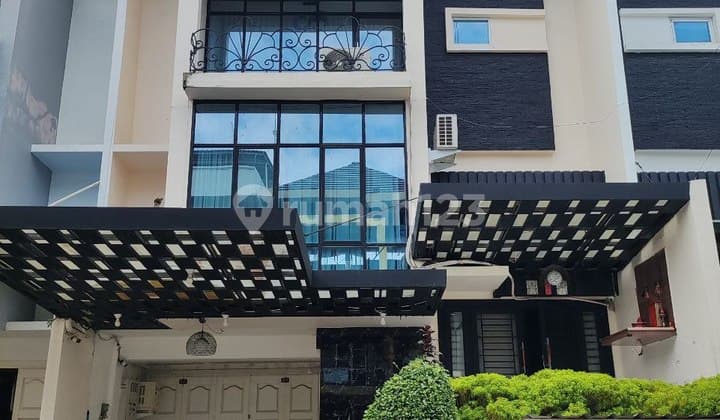 Dijual Villa Siap Huni Lingkungan Eksklusif Graha Mansion Medan