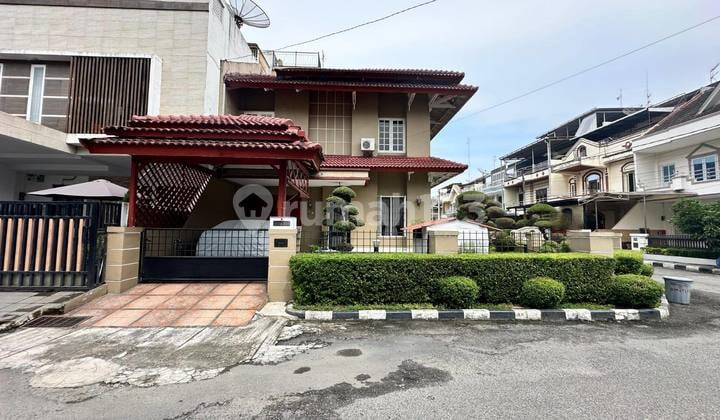 Villa Hook Murah Komplek Malibu Indah Polonia Lingkungan Nyaman dan Tenang Lokasi Dekat Palace Residence, Riverview & Helios Polonia