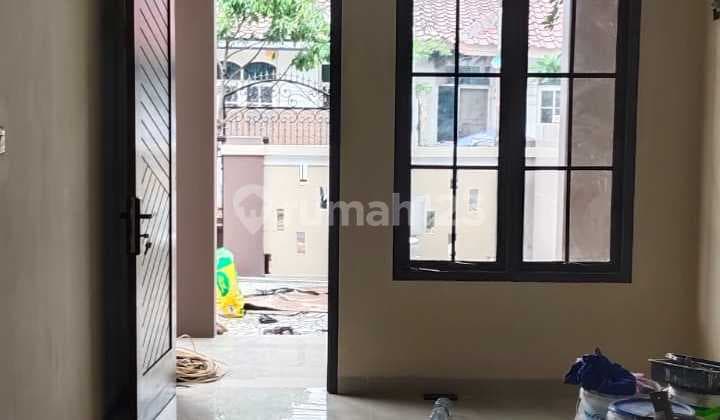 Disewakan! Rumah Nyaman di Simprug Poris, Air Pam & Listrik 2200W, Lokasi Premium!. Hubungi Ingche 0877xxxxxxxx