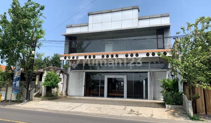 Ruang Usaha Jalan Urip Sumoharjo Pasuruan