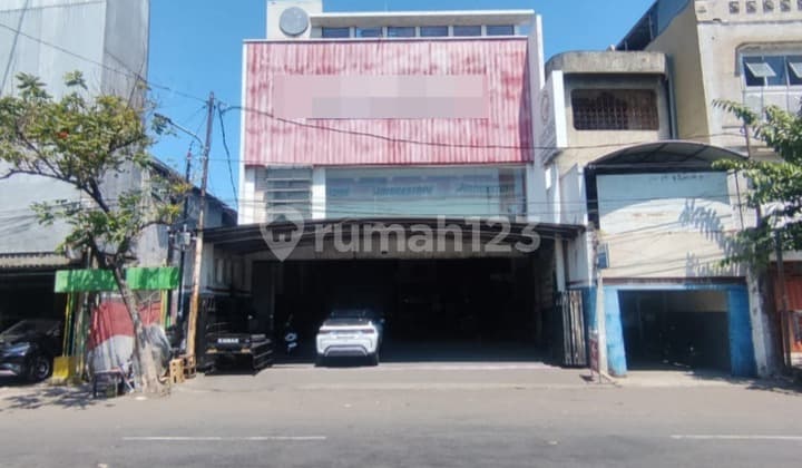 Ruang Usaha di Jalan Undaan Wetan