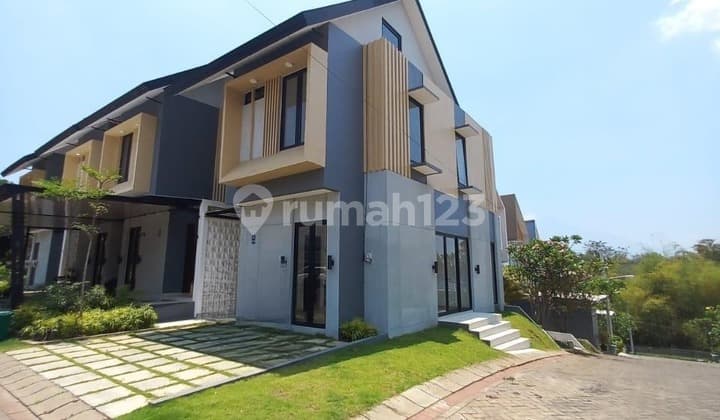 Rumah The Bridge Town, Muray Malang