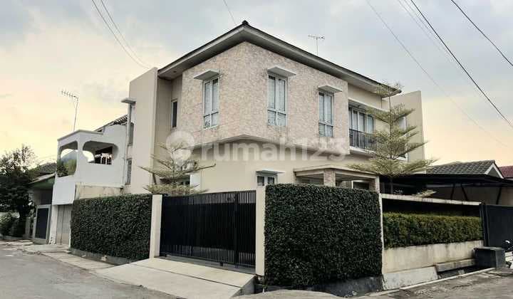 Rumah Hoek Luas & Eksklusif - Siap Huni di Jatibening Bekasi