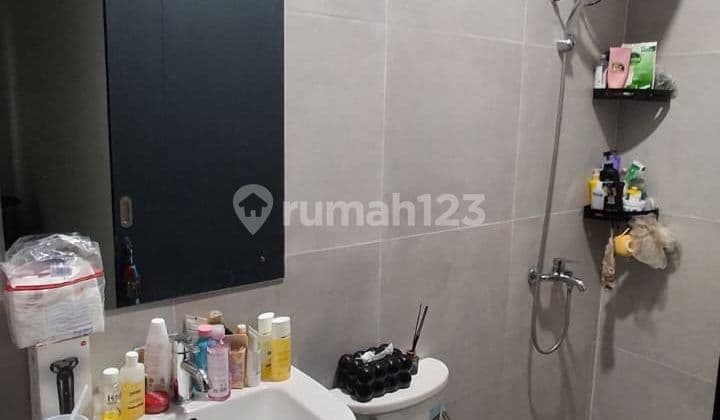 Rumah Attic Mewah Costaria Metland Menteng