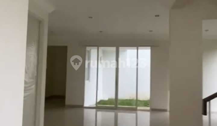 Rumah Tinggal Posisi Hook di Bsb Semarang