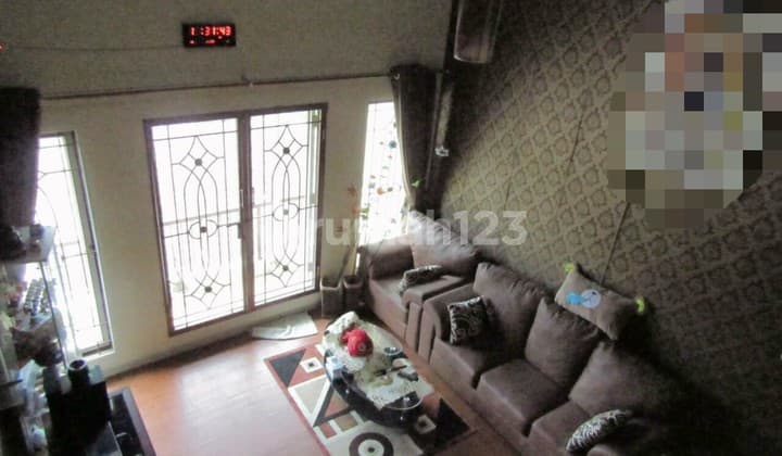 Rumah 2,5 Lantai di Graha Candi Golf Semarang