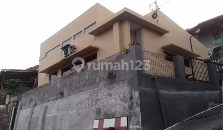 RUMAH KALIBANTENG SEMARANG