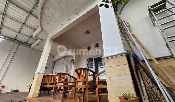 RUMAH 1,5 LANTAI DI TENGAH KOTA SEMARANG HADAP UTARA
