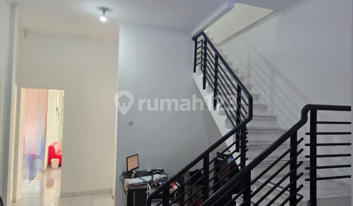 Ruko Bangunan Mandiri Pinggir Jalan Raya Tengah Kota Semarang