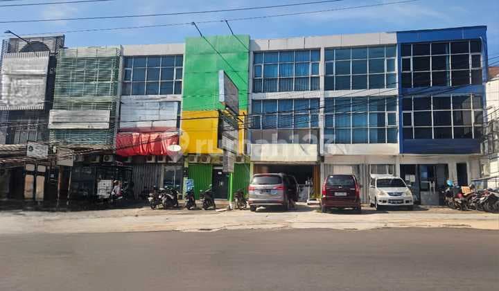 FOR SALE 3-STORY TOWNHOUSE IN NGALIYAN, SEMARANG