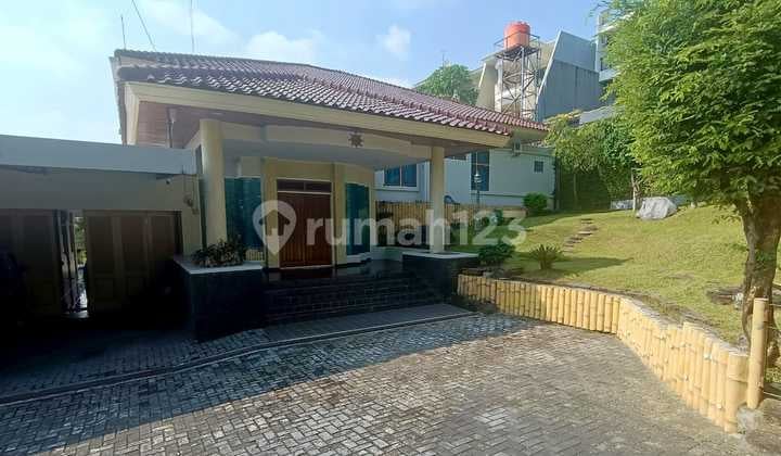 Dijual Rumah 3 Lantai+Lift Lokasi Dekat Lapangan Golf Gombel Semarang