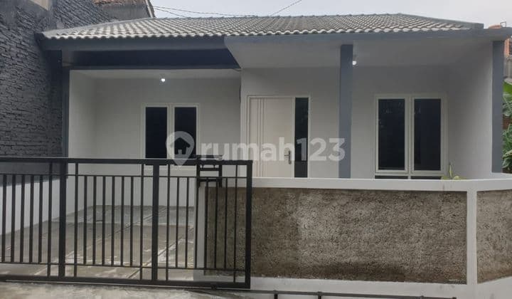 For Sale: Beautiful Ready-to-Occupy House at Corner Location in Pedurungan, Semarang