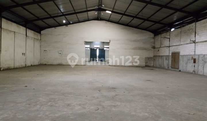 Disewakan Gudang 1200M2 Strategis Ks Tubun Pintu Air 10 Tangerang Akses 40 Feet Siap Pakai