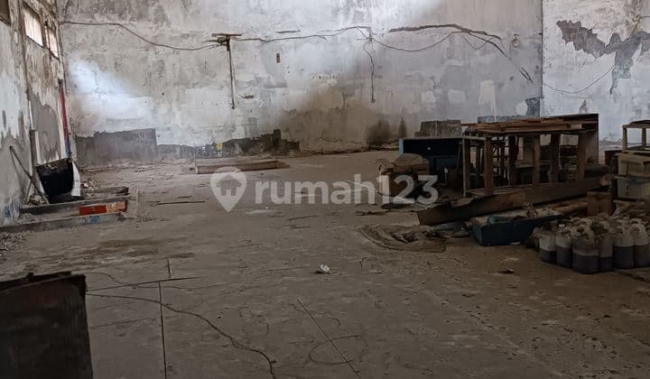 Disewa Gudang plus kantor luas di main road dekat tol rawa Bokor dekat ke Daan Mogot