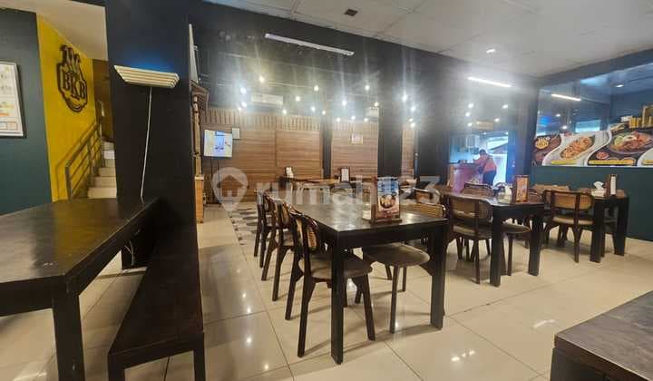 Sewa 3 Ruko Gandeng Fatmawati Jalan Utama Cocok untuk Resto Biliard Gudang