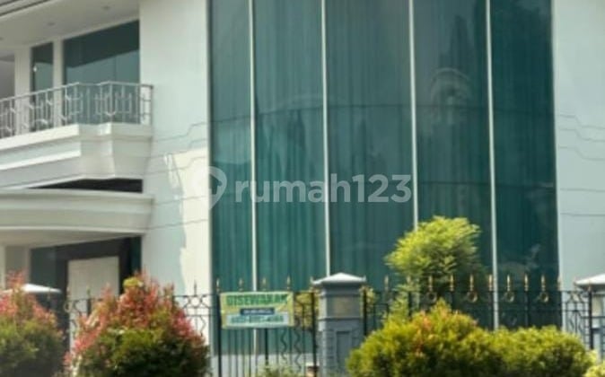 Sewa Murah Rumah Mewah Intercon Jakarta Barat 2 Lantai Siap Huni Semi Furnished