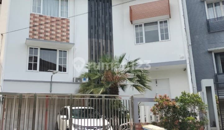 Very Cheap For Sale via Auction, House on Jalan Jamrud II, Tugu Selatan, Koja, North Jakarta. Comfortable Environment, Easy Access Everywhere.
