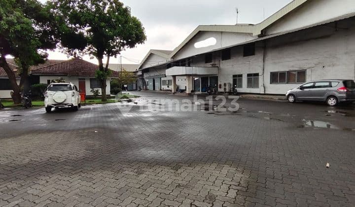 Gudang Siap Pakai Dengan Kantor Di Pinggir Jalan Raya Tlajung Udik Gunung Putri Bogor