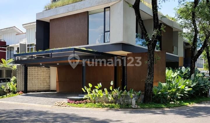 Rumah Mewah 3 Lantai Bangunan Baru Foresta BSD