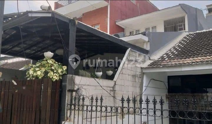 Rumah SHM 2 Lantai di Pulomas, Jakarta Timur