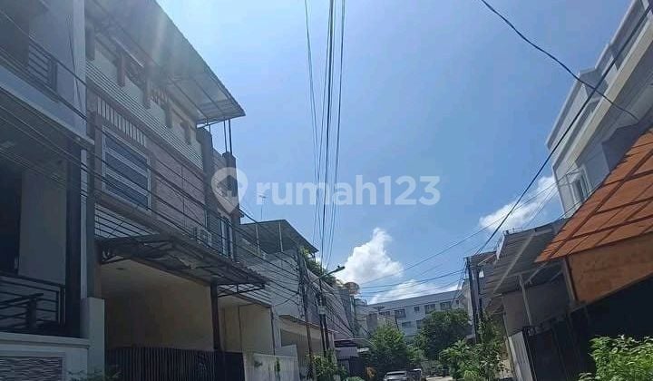 Rumah 3 Lantai Di Muara Karang, Jakarta Utara