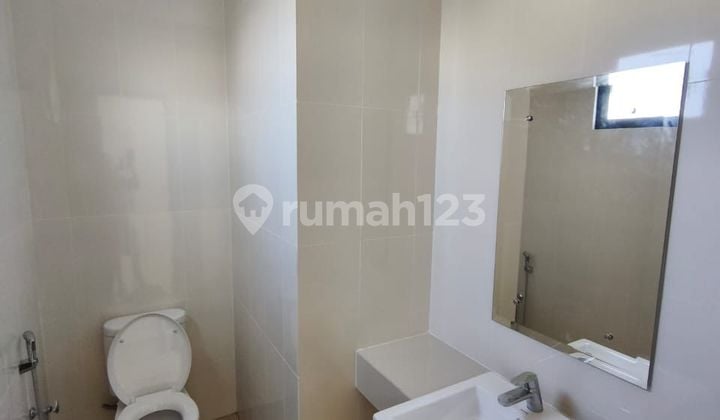 Ruko 3 Lantai Siap Pakai di Summarecon Crown Gading, Bekasi