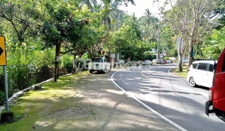Tanah Istimewa di Nol Jl. Raya Senggigi samping hotel Svarga Resort