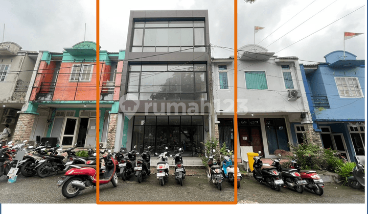 Dijual / Disewakan Ruko 3 Lantai Pinggir Jalan Mt. Haryono Wika Depan Rs. Hermina