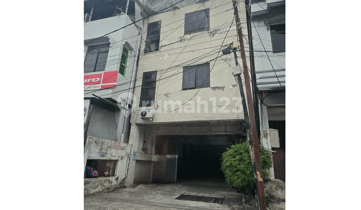 For Sale Shop House + 10-Room Guest House in Mt Haryono - Hm - P